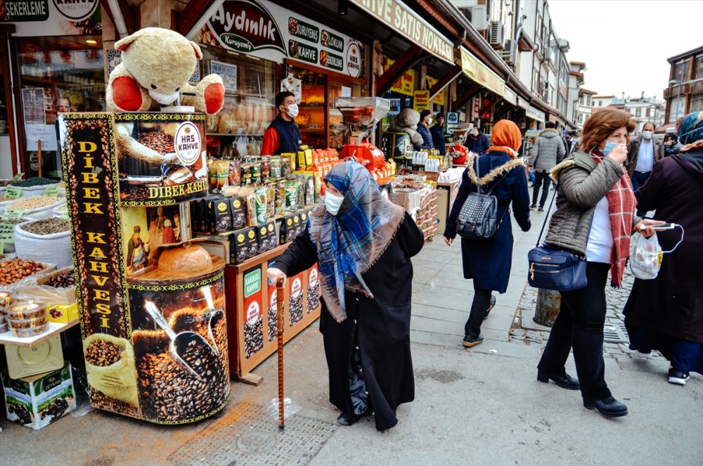 Konya'da Çarşı Pazarda Ramazan Bereketi