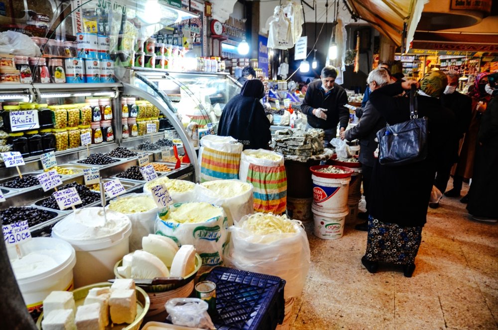 Konya'da Çarşı Pazarda Ramazan Bereketi