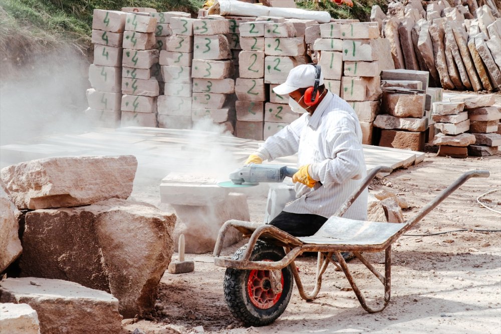 Konya’nın Etli Ekmeği Sille Taşıyla Kaplanan Fırınlarda Daha Lezzetli Pişiyor