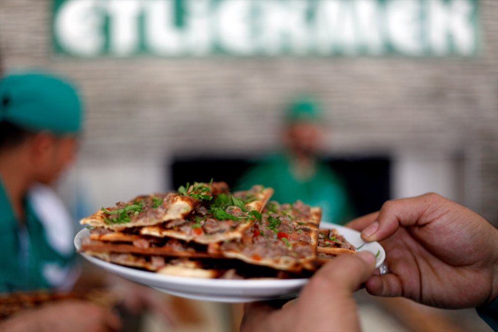 Konya’nın Etli Ekmeği Sille Taşıyla Kaplanan Fırınlarda Daha Lezzetli Pişiyor