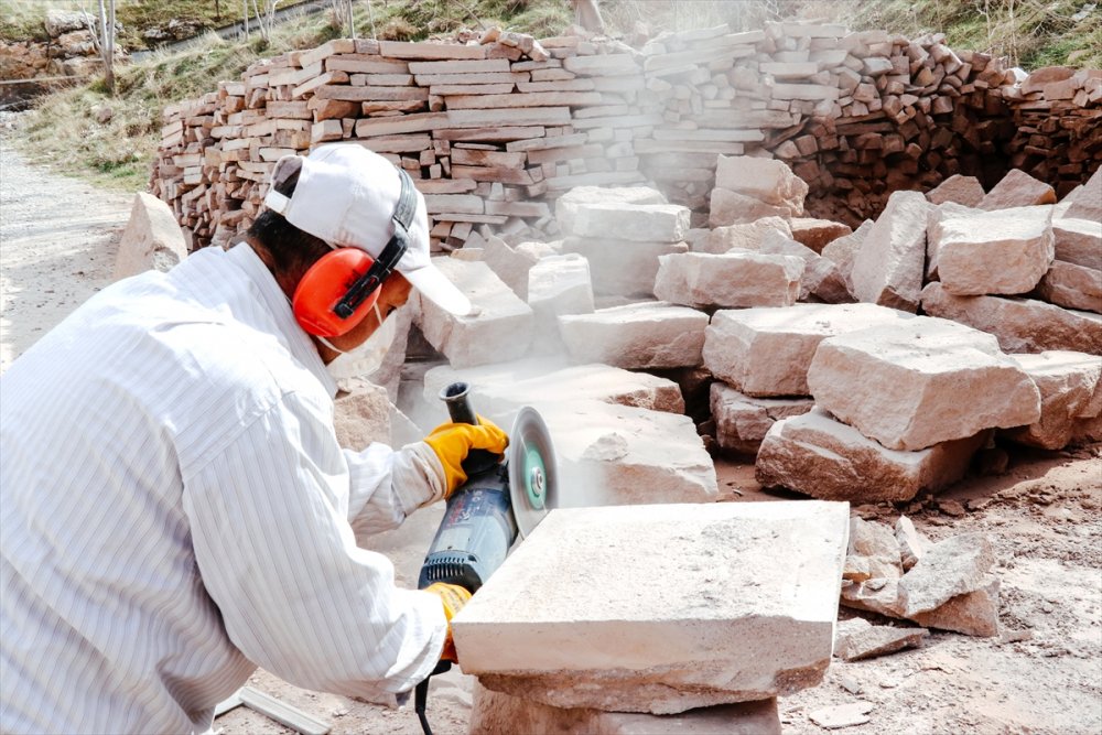 Konya’nın Etli Ekmeği Sille Taşıyla Kaplanan Fırınlarda Daha Lezzetli Pişiyor