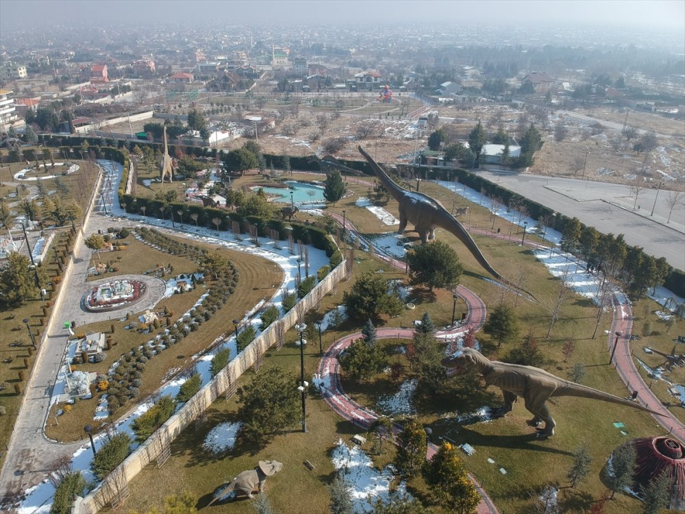 80 Binde Devr-i Alem Parkı Geniş Açık Alanıyla Ziyaretçilerini Bekliyor