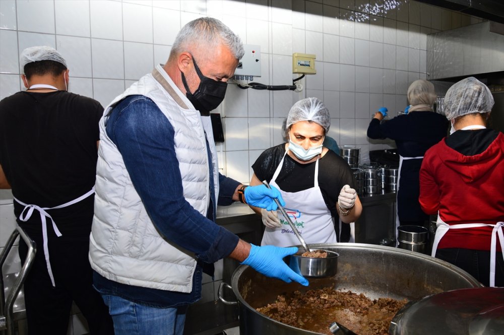 Manavgat Belediyesinden Her Gün 1500 Kişiye İftar Yemeği