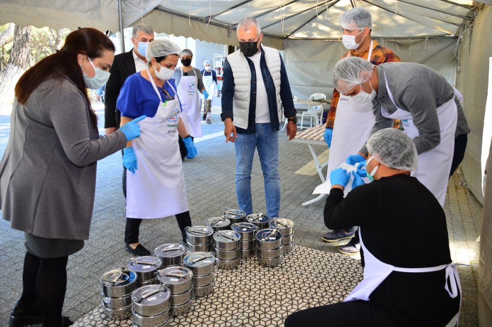 Manavgat Belediyesinden Her Gün 1500 Kişiye İftar Yemeği