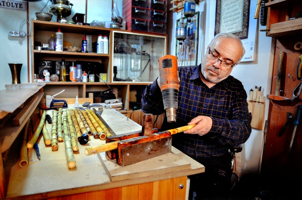 Gönül Ateşiyle Terbiyelediği Kamışları İlahi Aşkın Sesine Dönüştürüyor