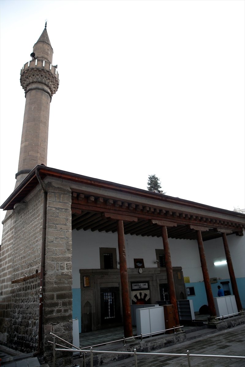 Hırsızlar Kayseri'de Tarihi Camiye Dadandı