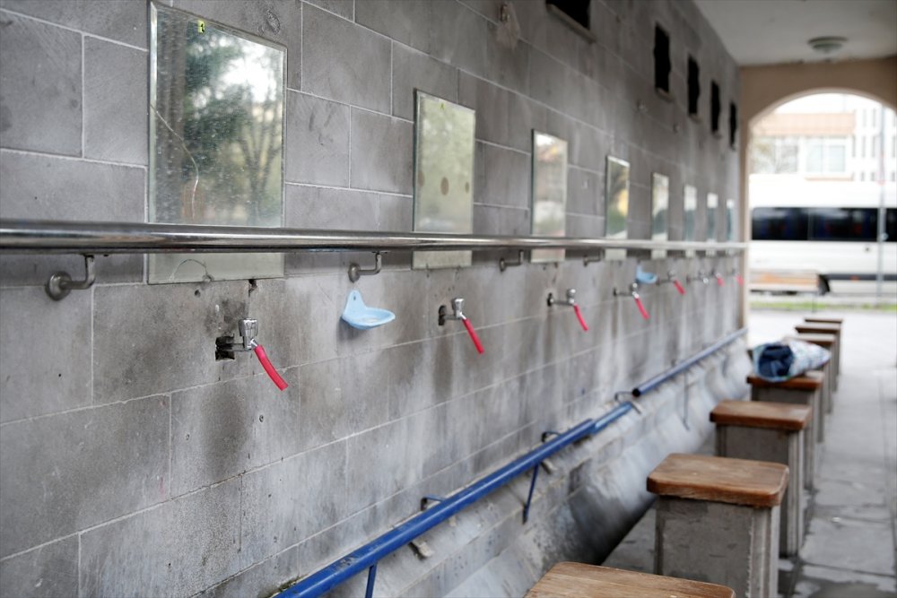 Hırsızlar Kayseri'de Tarihi Camiye Dadandı