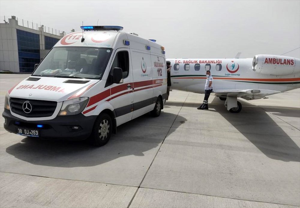 Kayseri'de Ambulans Uçak Yeni Doğan Bebekler İçin Havalandı