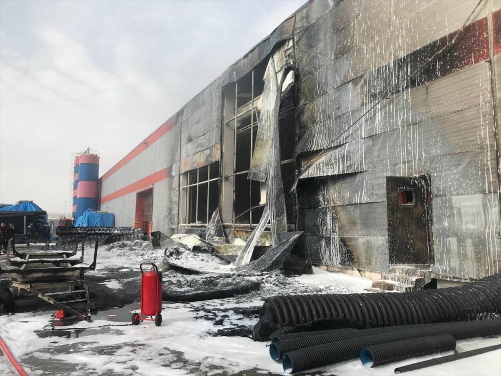 Kayseri'de Plastik Boru Fabrikasında Çıkan Yangın Söndürüldü