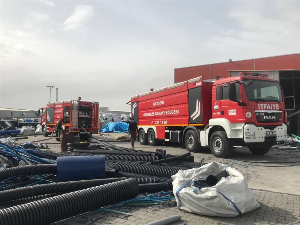 Kayseri'de Plastik Boru Fabrikasında Çıkan Yangın Söndürüldü