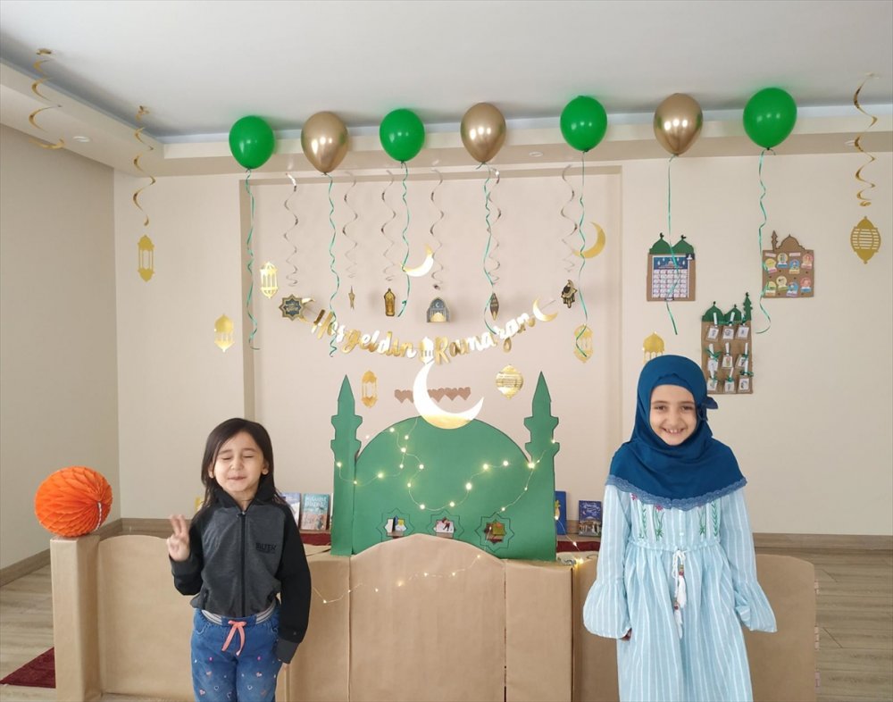 Annelerle Çocukları El Ele Verdi Ramazan Coşkusu Evlere Taşındı