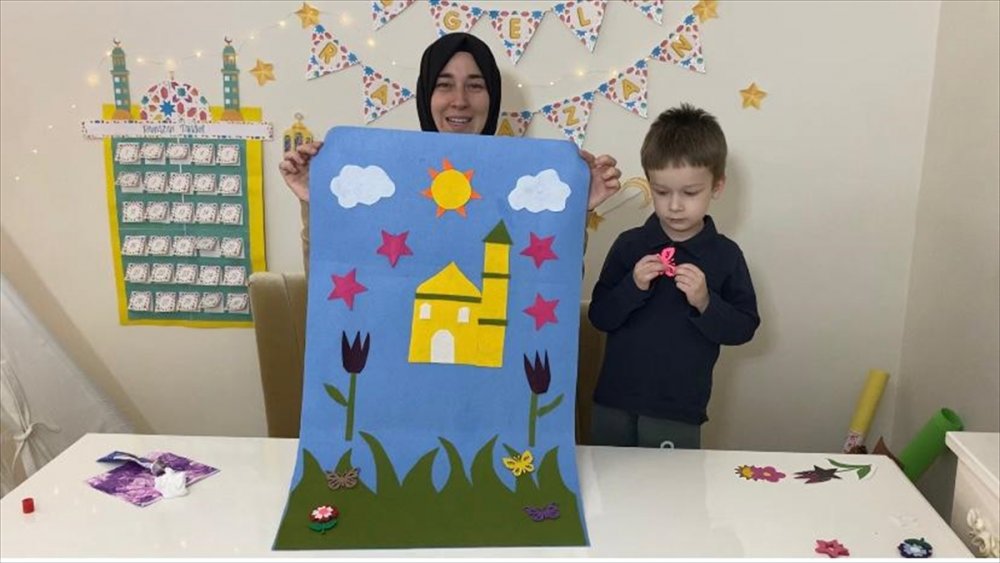 Annelerle Çocukları El Ele Verdi Ramazan Coşkusu Evlere Taşındı