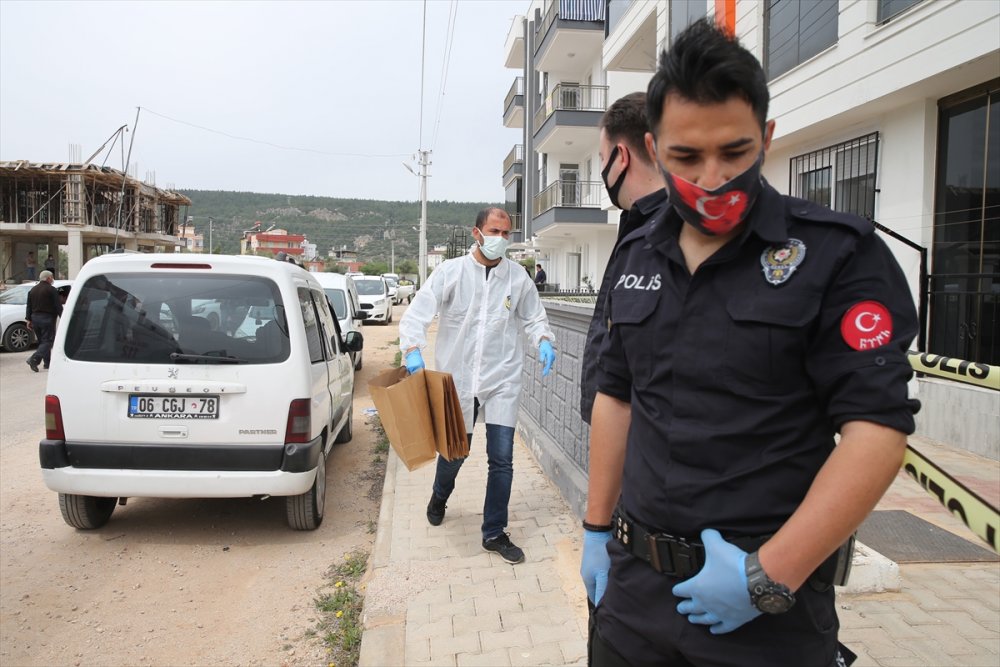 Antalya'da Baba Ve Oğlunun Ölüm Sebebi Araştırılıyor
