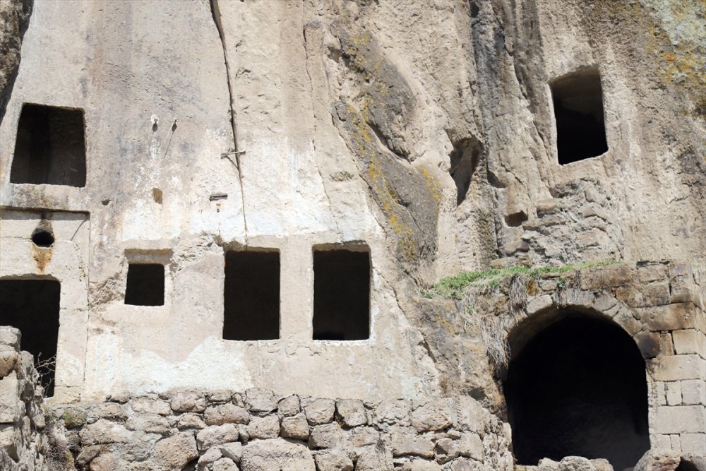 Aksaray'da Manastır Vadisi'nde Tarihe Yolculuk