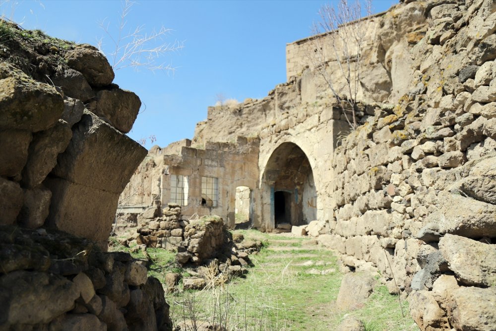 Aksaray'da Manastır Vadisi'nde Tarihe Yolculuk