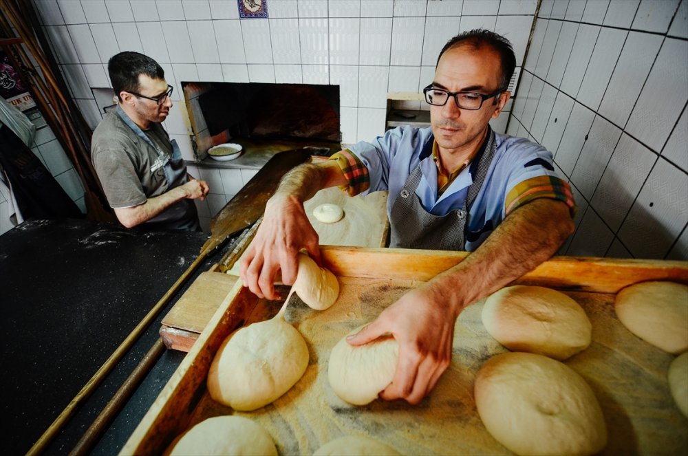 Konyalı  Ustaların Pide Mesaisi
