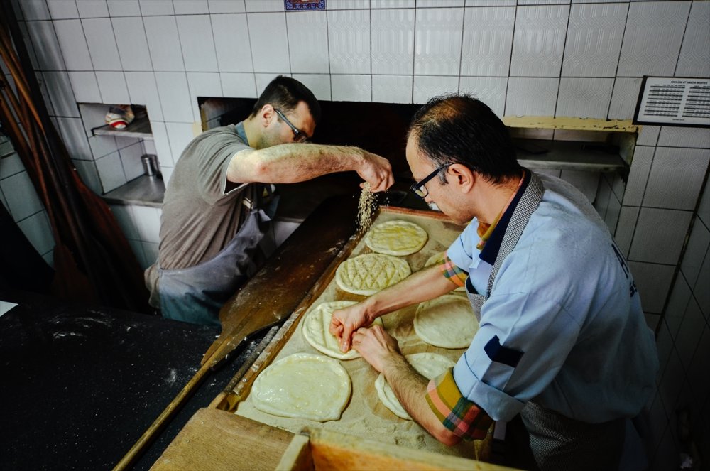 Konyalı  Ustaların Pide Mesaisi