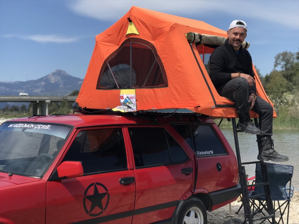 Antalyalı Gezgin Karavana Çevirdiği Eski Model Otomobiliyle Hayallerinin Peşinden Gidiyor