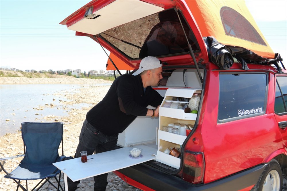 Antalyalı Gezgin Karavana Çevirdiği Eski Model Otomobiliyle Hayallerinin Peşinden Gidiyor