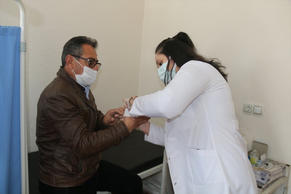 Yayla Köyünün 9 Yıllık Ebesi Mesleğiyle Gurur Duyuyor