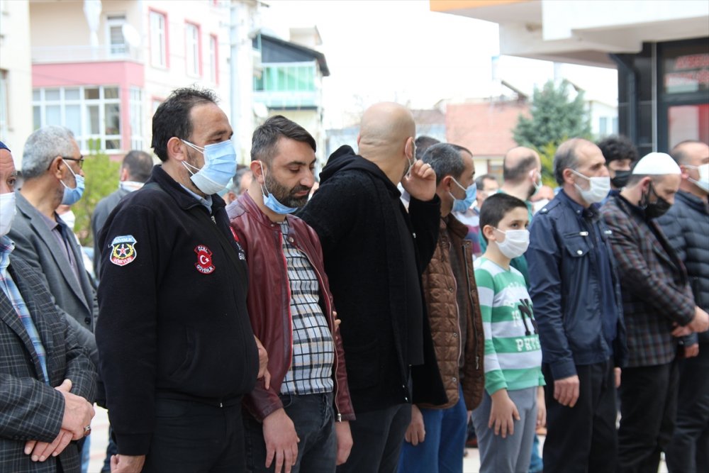 Konya'da Motosikletin Çarpması Sonucu Yaşamını Yitiren Kadın Ve Torununun Cenazesi Defnedildi
