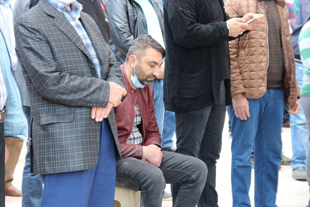 Konya'da Motosikletin Çarpması Sonucu Yaşamını Yitiren Kadın Ve Torununun Cenazesi Defnedildi