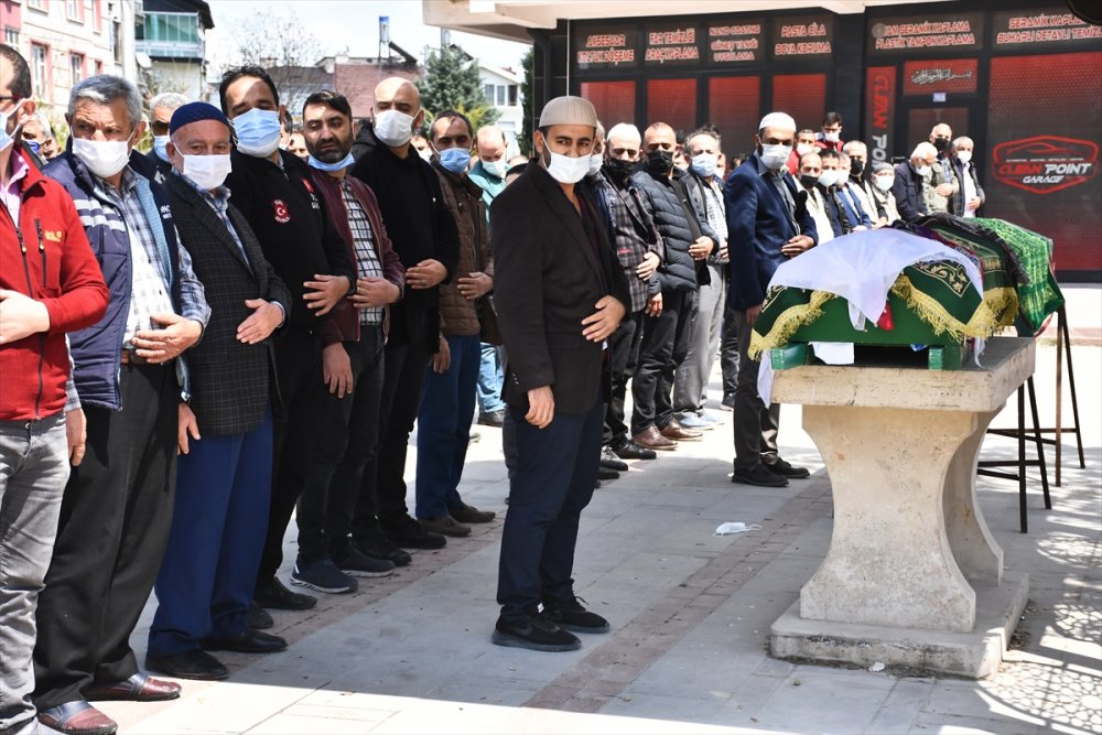 Konya'da Motosikletin Çarpması Sonucu Yaşamını Yitiren Kadın Ve Torununun Cenazesi Defnedildi