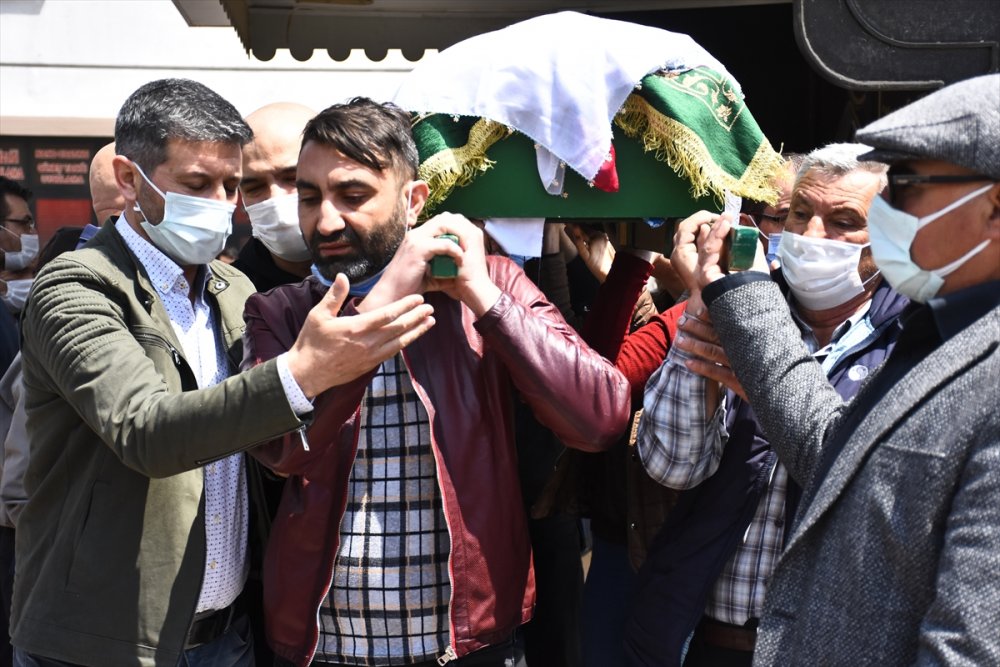 Konya'da Motosikletin Çarpması Sonucu Yaşamını Yitiren Kadın Ve Torununun Cenazesi Defnedildi