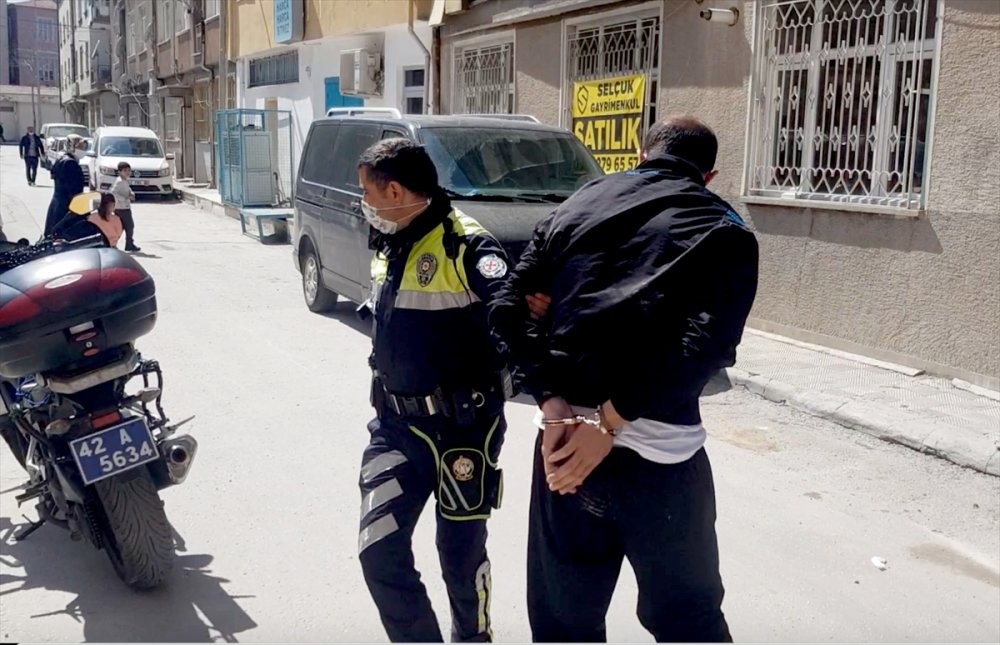 Konya'da Polisten Kaçmaya Çalışan Şüpheli, Kovalamaca Sonucu Yakalandı