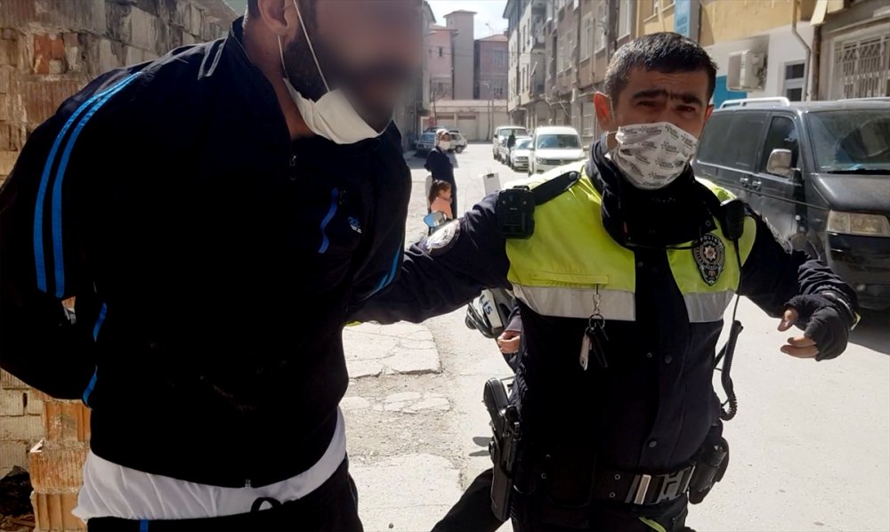 Konya'da Polisten Kaçmaya Çalışan Şüpheli, Kovalamaca Sonucu Yakalandı