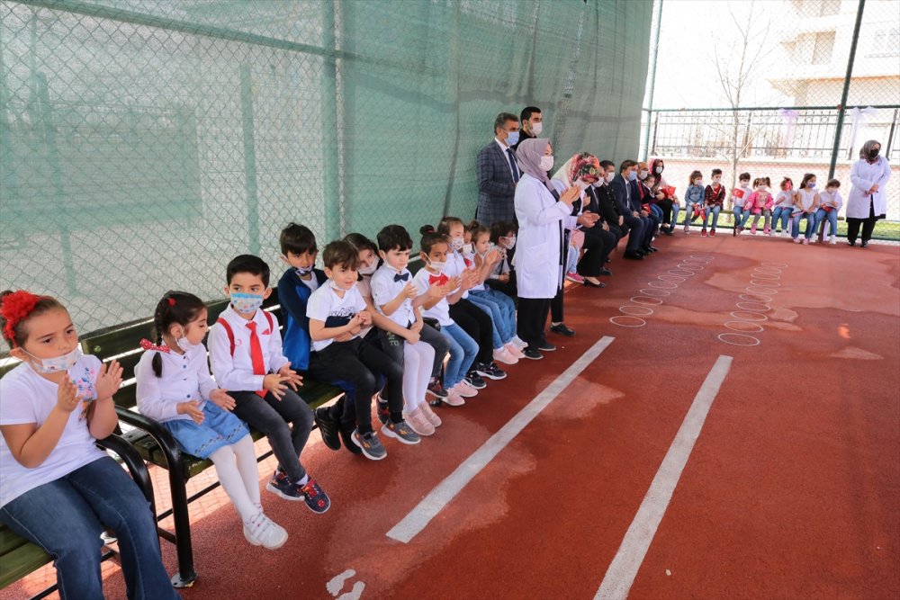 Aksaray'da Jandarmadan Engelli Öğrencilere 23 Nisan Kutlaması