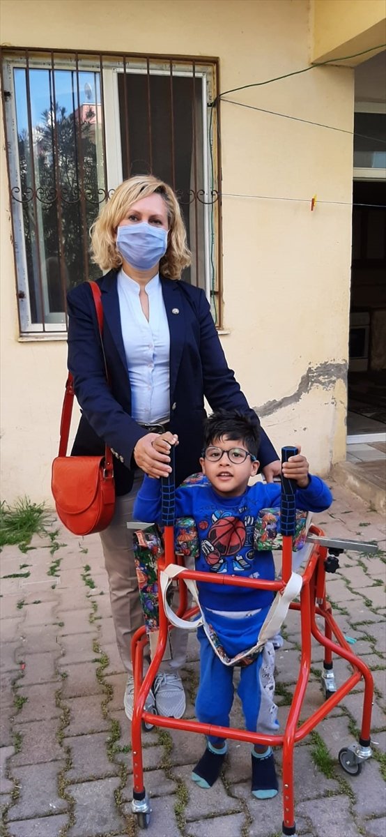 Antalya'da Kas Hastası 5 Yaşındaki Halil İbrahim, Hayırsever Tarafından Alınan Yürüteç Sayesinde İlk Adımı Attı