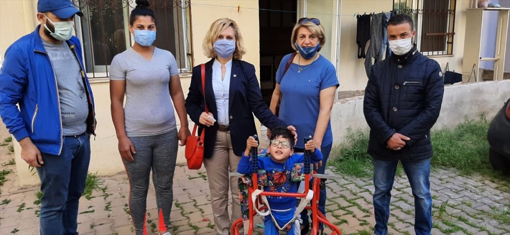 Antalya'da Kas Hastası 5 Yaşındaki Halil İbrahim, Hayırsever Tarafından Alınan Yürüteç Sayesinde İlk Adımı Attı