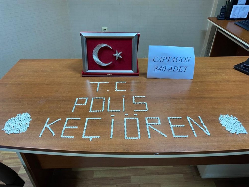 Başkentte Yabancı Uyruklu Pazarcının Üzerinde 840 Uyuşturucu Hap Bulundu