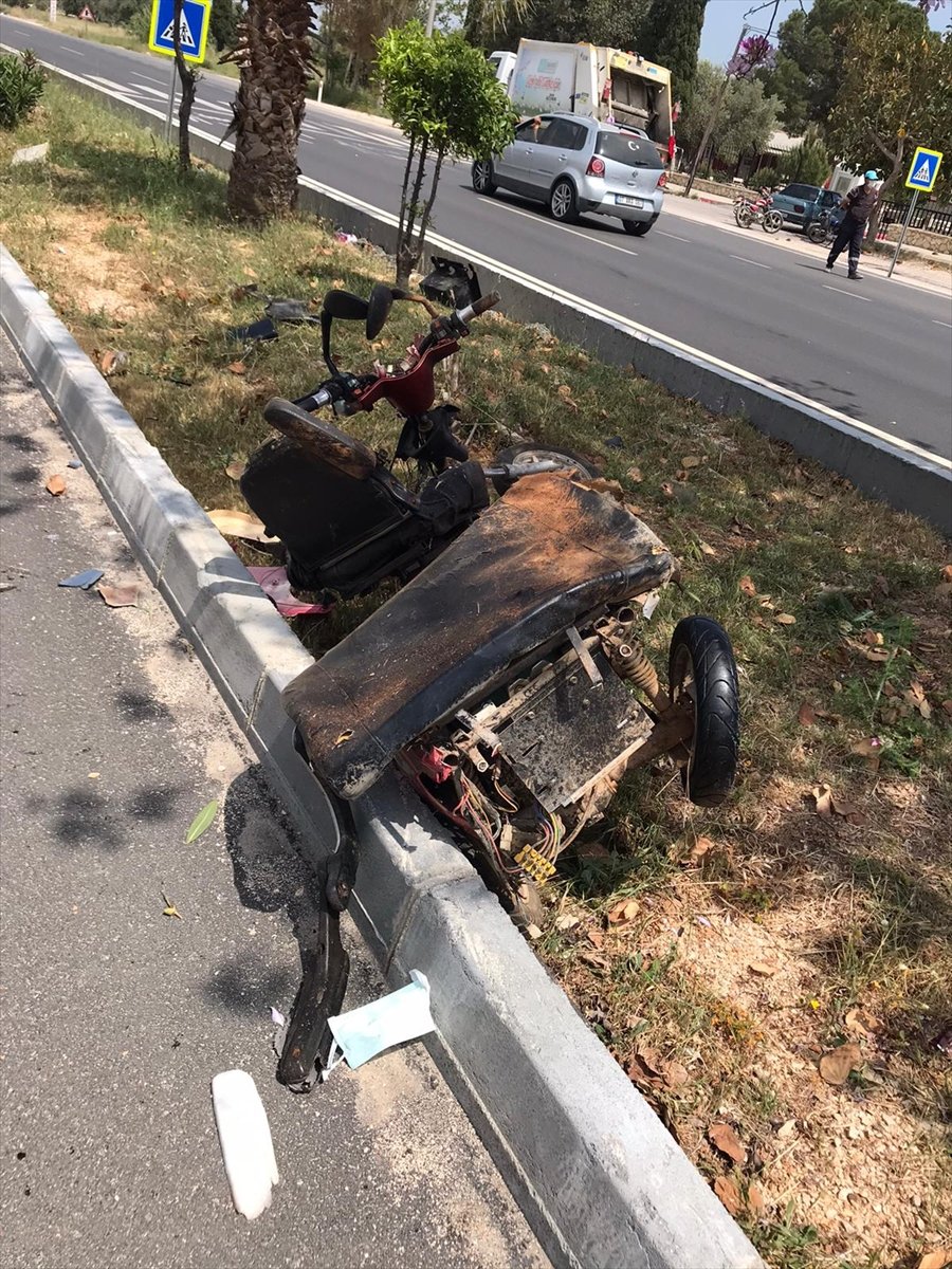 Mersin'de Otomobilin Çarptığı Elektrikli Bisikletin Sürücüsü Yaşamını Yitirdi