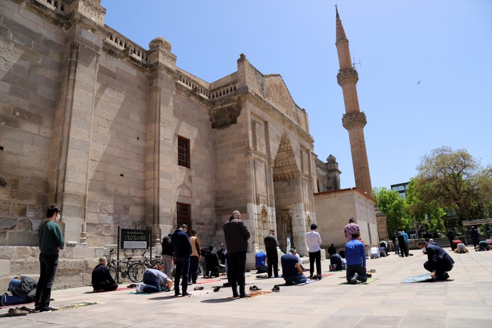 Aksaray'da "Tam Kapanmada" Vatandaşların Cuma Heyecanı