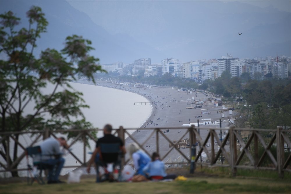 Antalya, Muğla, Burdur Ve Isparta "tam Kapanma"nın Ardından Sessizliğe Büründü