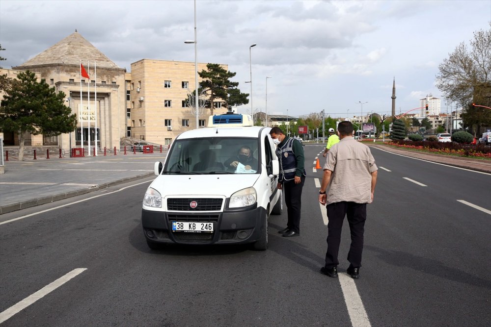 Kayseri'de "Tam Kapanma" Denetimleri Sürüyor