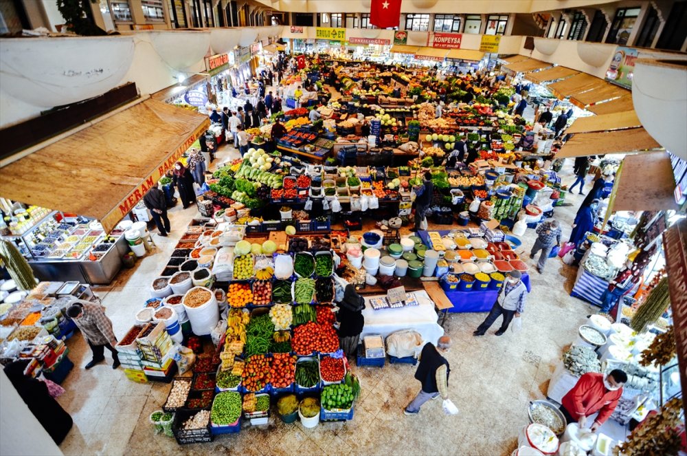 Konya'da Vatandaşlar "tam Kapanma" Öncesi Çarşı Ve Pazarda Yoğunluk Oluşturdu