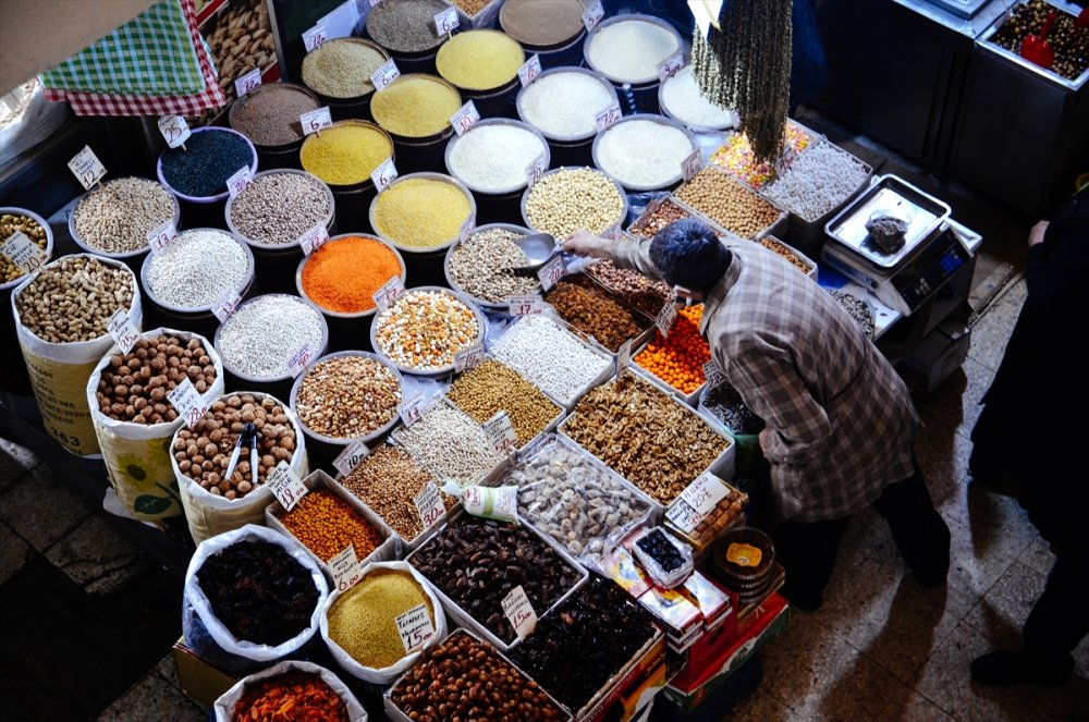 Konya'da Vatandaşlar "tam Kapanma" Öncesi Çarşı Ve Pazarda Yoğunluk Oluşturdu