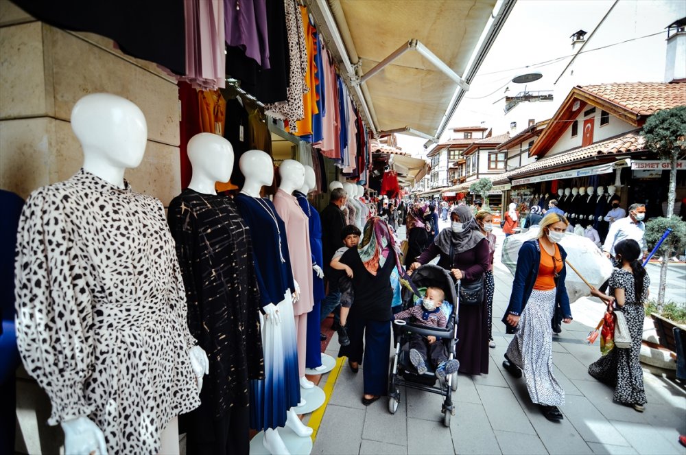 Konya'da Vatandaşlar "tam Kapanma" Öncesi Çarşı Ve Pazarda Yoğunluk Oluşturdu