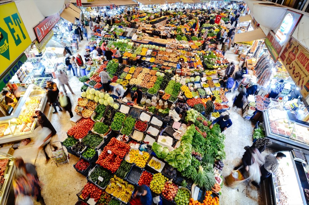 Konya'da Vatandaşlar "tam Kapanma" Öncesi Çarşı Ve Pazarda Yoğunluk Oluşturdu
