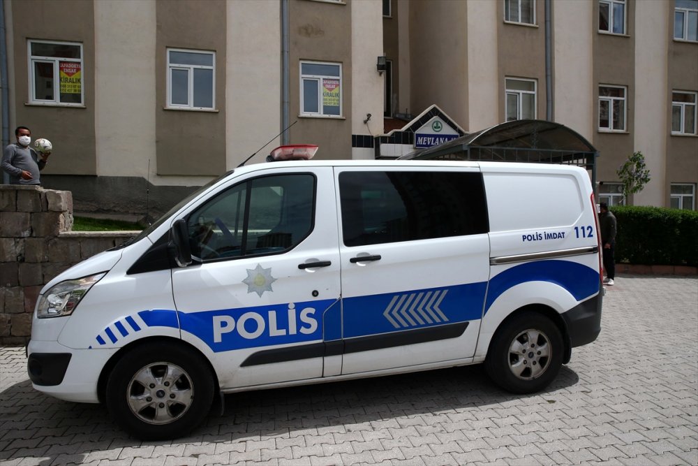 Sürekli Havlayan Köpek Ölen Sahibini Buldurdu