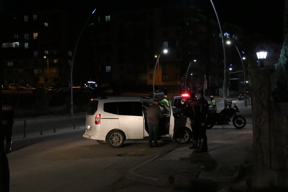 Niğde'de Erkek Arkadaşı Tarafından Tabancayla Vurulan Kadın Ağır Yaralandı