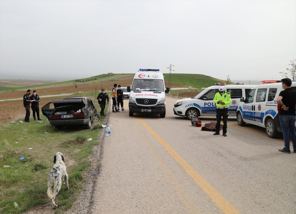 Ankara'da Devrilen Otomobildeki Sürücü Hayatını Kaybetti, 2 Kişi Yaralandı
