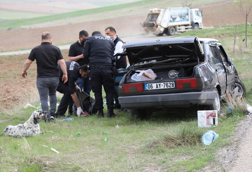 Ankara'da Devrilen Otomobildeki Sürücü Hayatını Kaybetti, 2 Kişi Yaralandı