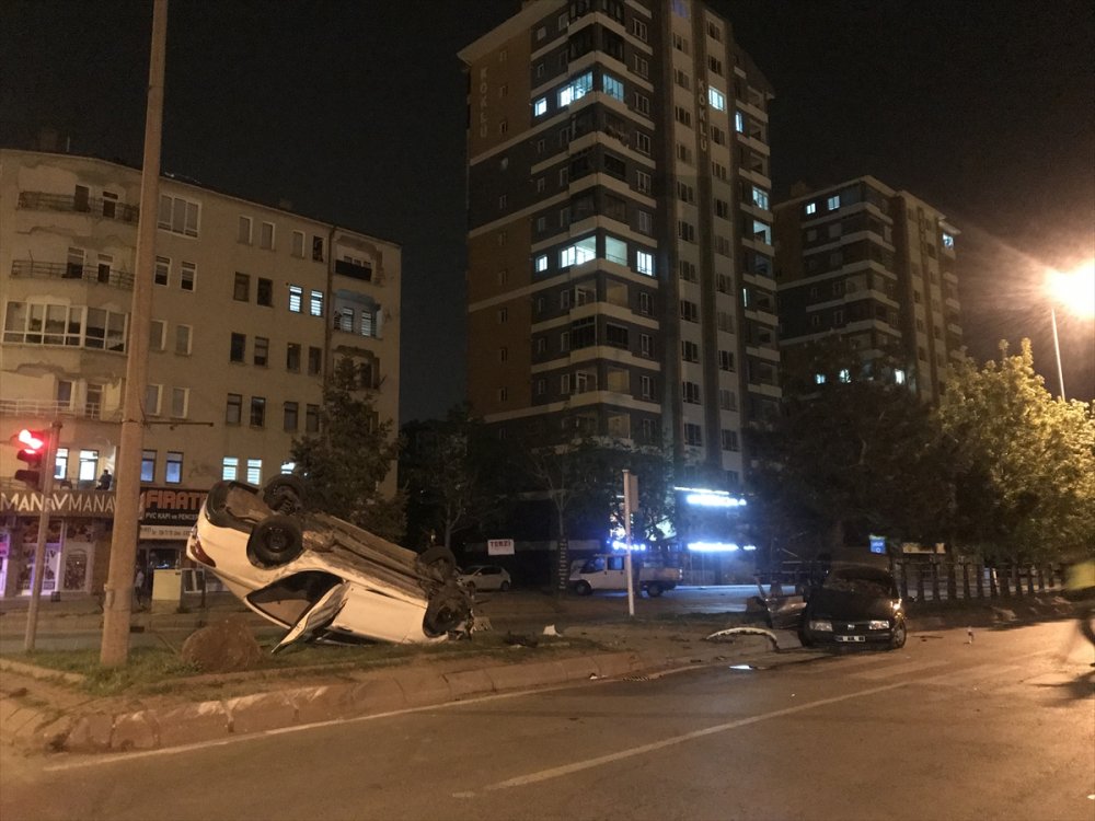 Kayseri'de Feci Kazada 6 Kişi Yaralandı