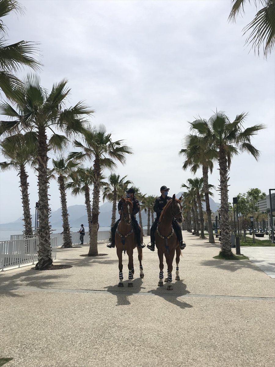 Turizm Merkezi Antalya'da Kovid-19 Denetimleri Hava, Kara Ve Denizden Yürütülüyor