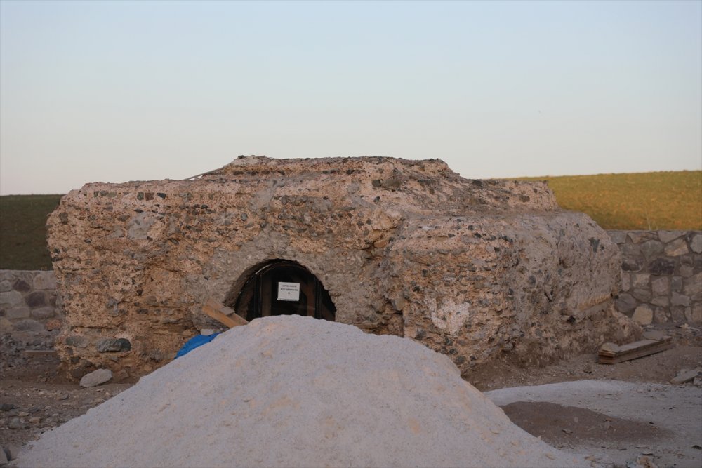 Yunus Emre Ve Hocası Tapduk Emre'nin Türbeleri Restore Ediliyor