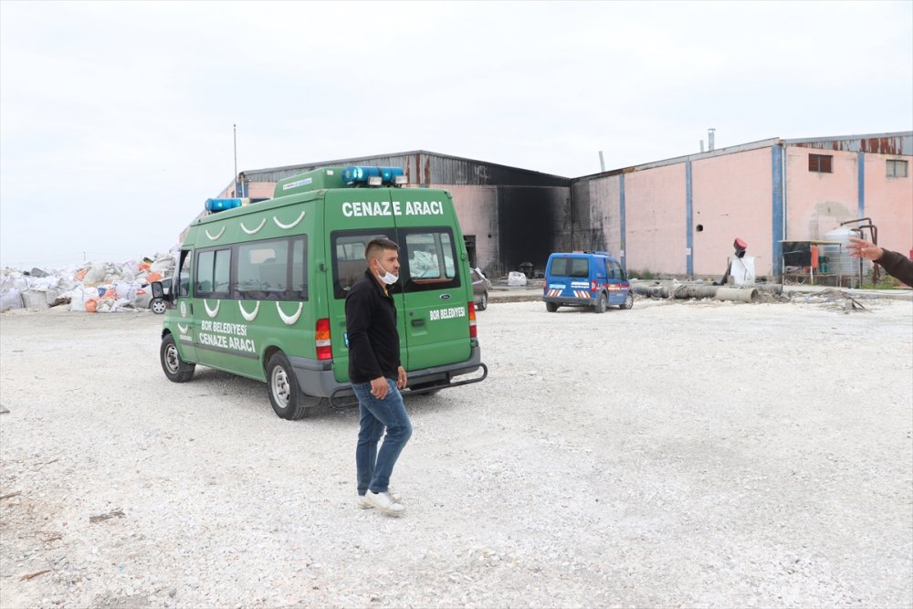 Niğde'de Plastik Kırma Makinesinin Haznesine Düşen İşçi Öldü